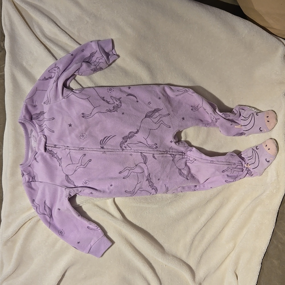 Carter's unicorn 🦄 footed pajamas